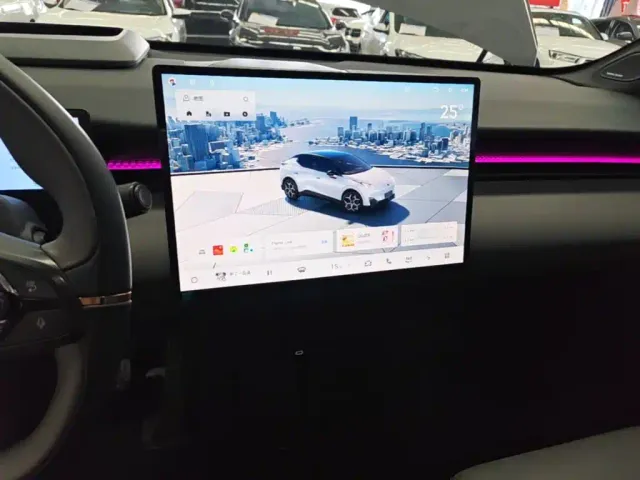 Lynk & Co Z20 — Фото автомобиля 12