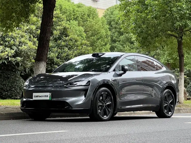Фотография автомобиля — Luxeed R7