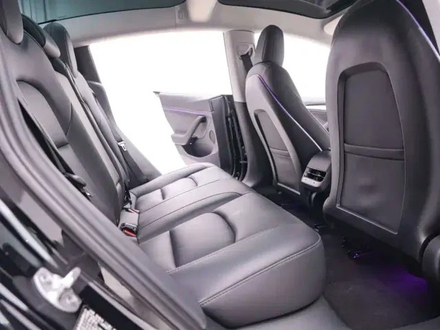 Tesla Model 3 — Фото автомобиля 26