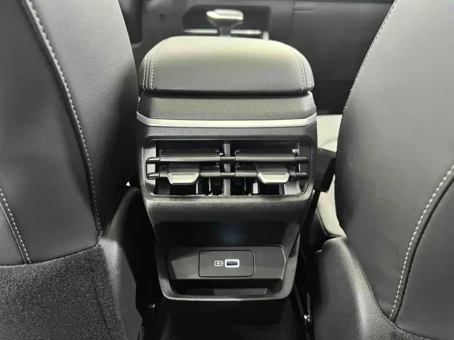 Geely Emgrand — Фото автомобиля 13