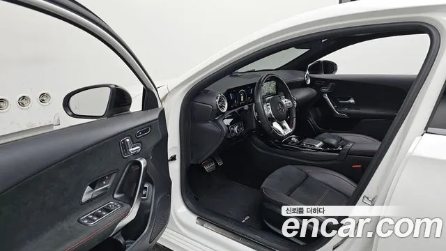 Mercedes-Benz A-Class W177 — Фото автомобиля 10