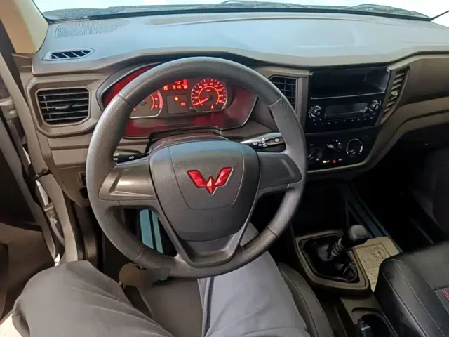 Wuling Hongguang V — Фото автомобиля 5