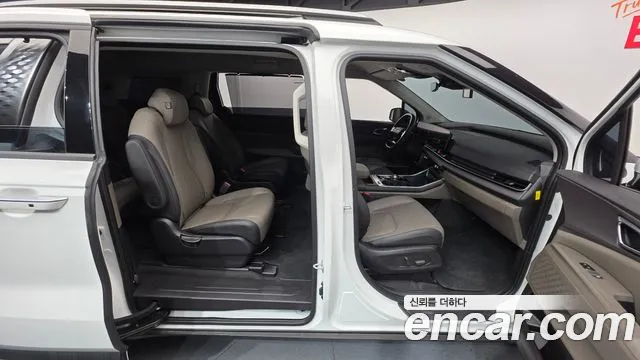 Kia Carnival — Фото автомобиля 19