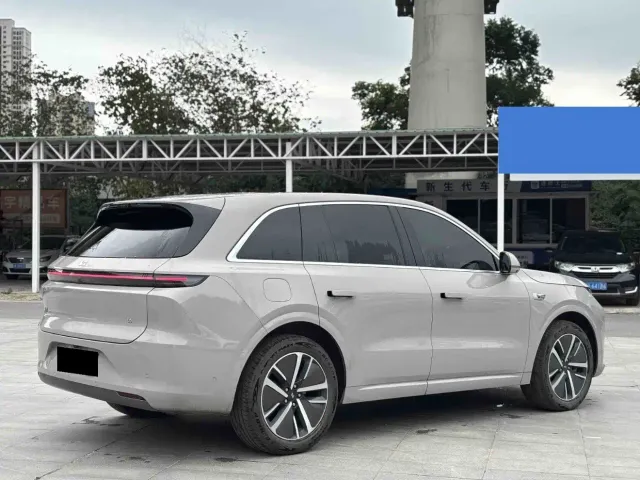 Li Auto L6 — Фото автомобиля 6