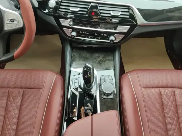 BMW BMW 5 Series 2022 Model Second Facelift 525Li M Sport Package — Фото автомобиля 16