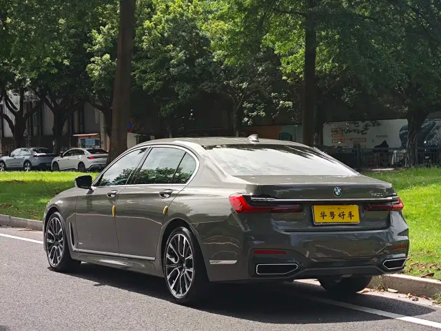 BMW 7 Series — Фото автомобиля 4