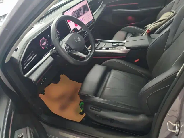 Volkswagen Passat — Фото автомобиля 14