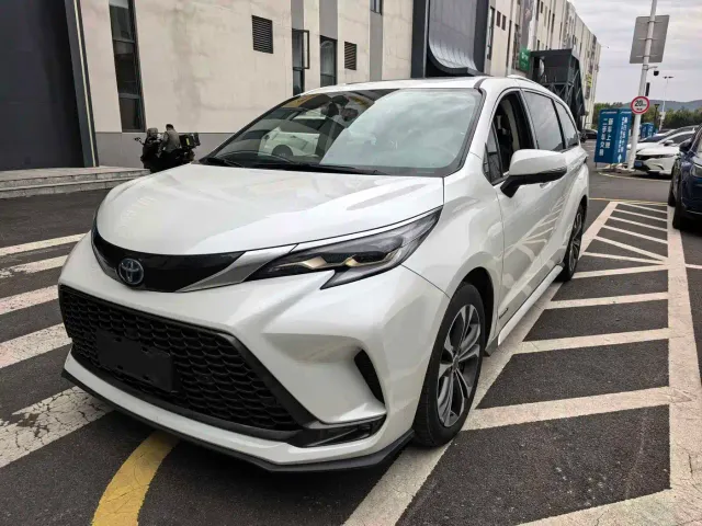 Фотография автомобиля — Toyota Granvia