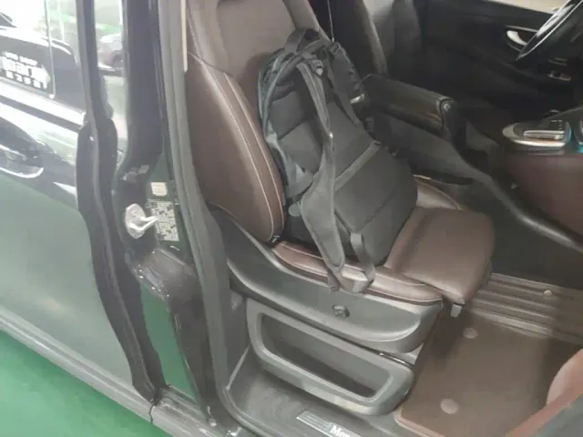 Mercedes-Benz V-Class — Фото автомобиля 24