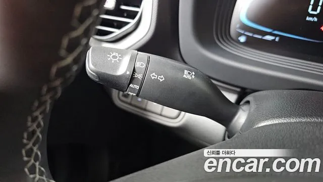 Hyundai Venue — Фото автомобиля 29