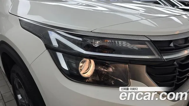 Kia Seltos Новый Seltos Бензин 2.0 2WD — Фото автомобиля 22