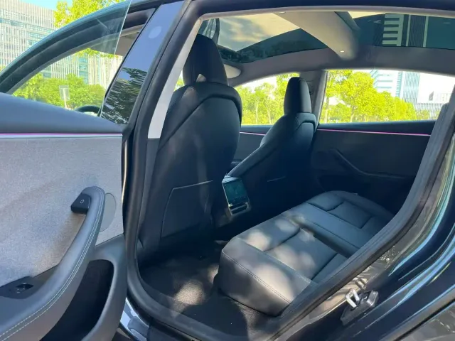 Tesla Model 3 — Фото автомобиля 7