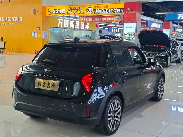MINI Hatch — Фото автомобиля 14