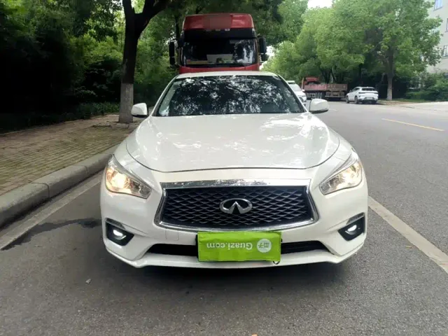 Infiniti Q50L — Фото автомобиля 2
