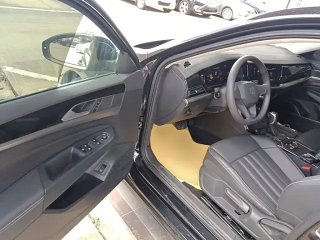 Volkswagen Passat — Фото автомобиля 15