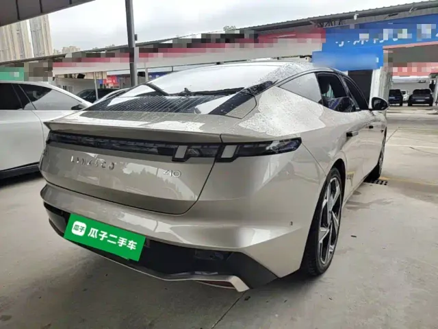 Lynk & Co Z10 — Фото автомобиля 6