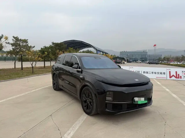 Li Auto L8 — Фото автомобиля 3