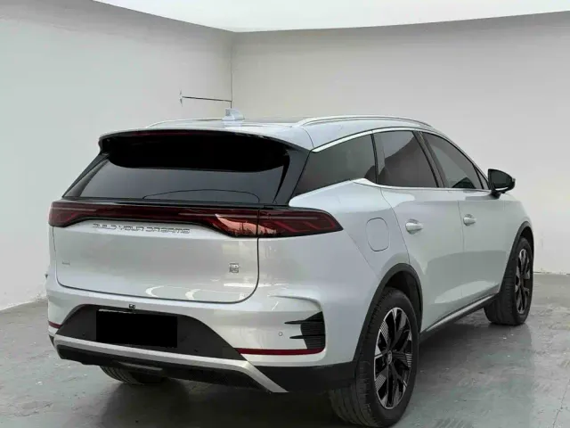 BYD Tang — Фото автомобиля 5