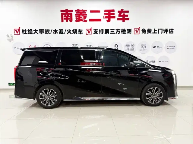 GAC Trumpchi M8 — Фото автомобиля 4