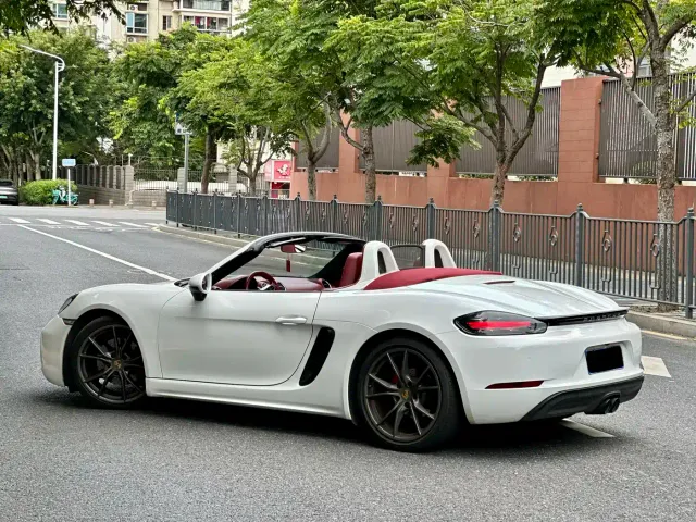 Porsche 718 — Фото автомобиля 7