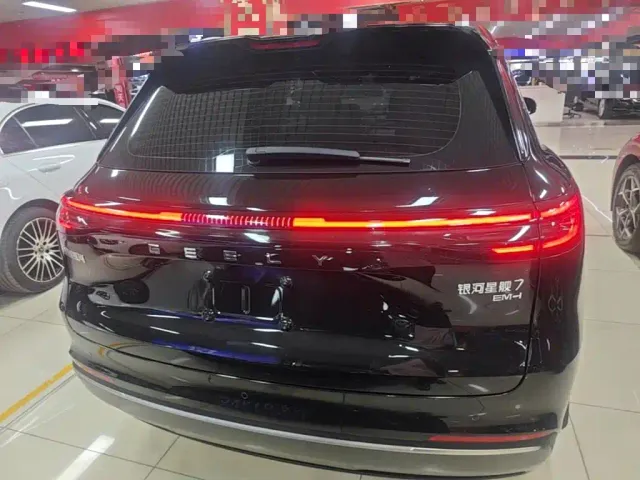 Geely Galaxy Starship 7 EM-i — Фото автомобиля 5