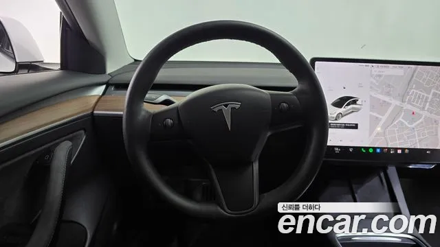Tesla Model 3 — Фото автомобиля 3