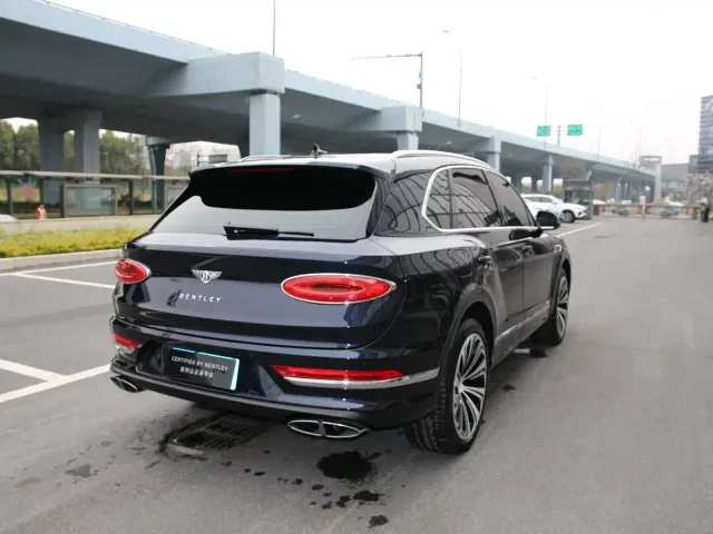 Bentley Bentayga — Фото автомобиля 6