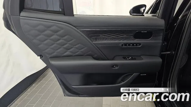 Genesis G90 — Фото автомобиля 25