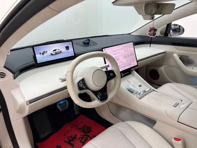 Luxeed S7 — Фото автомобиля 14