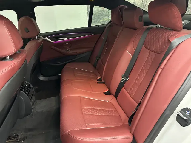 BMW 5 Series — Фото автомобиля 19