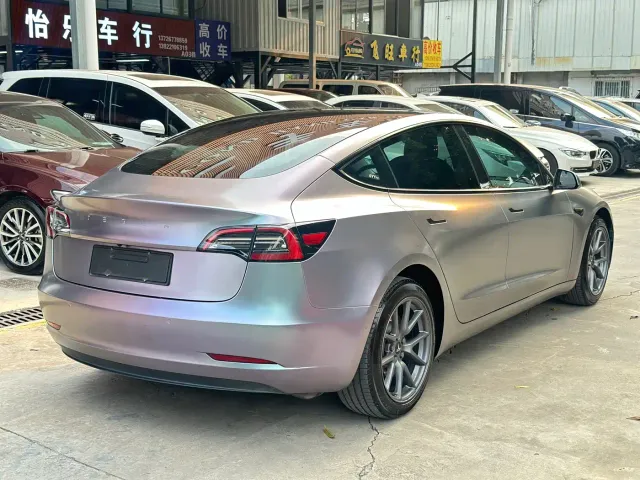 Tesla Model 3 — Фото автомобиля 10
