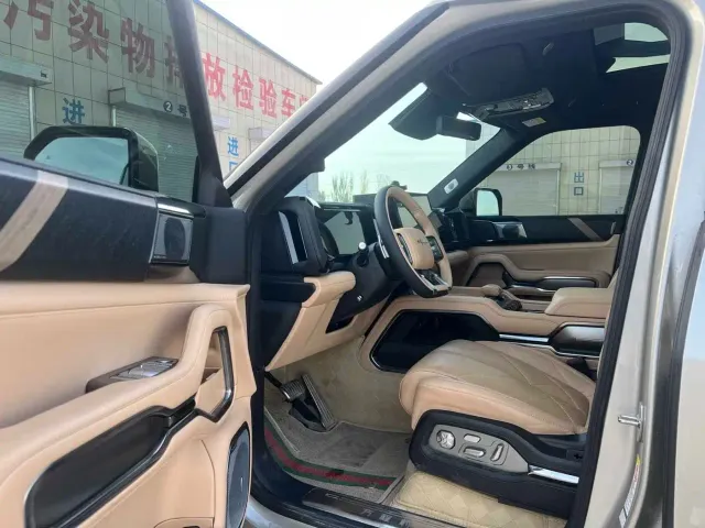 BYD FangChengBao Leopard 8 — Фото автомобиля 4