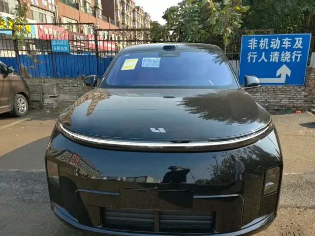 Фотография автомобиля — Li Auto L8