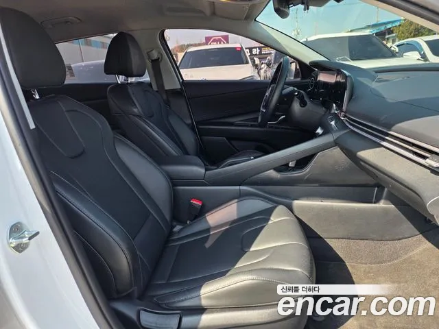 Hyundai AVANTE Avante (CN7) — Фото автомобиля 14