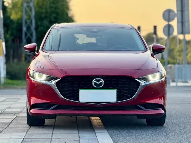 Mazda Axela — Фото автомобиля 2