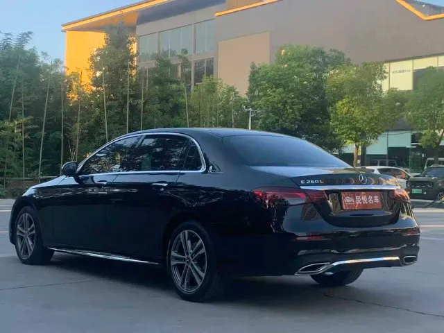 Mercedes-Benz E-Class — Фото автомобиля 7