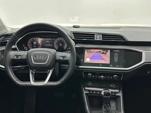 Audi Q3 — Фото автомобиля 10