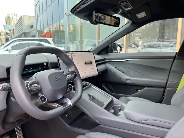 Xpeng P7 — Фото автомобиля 6