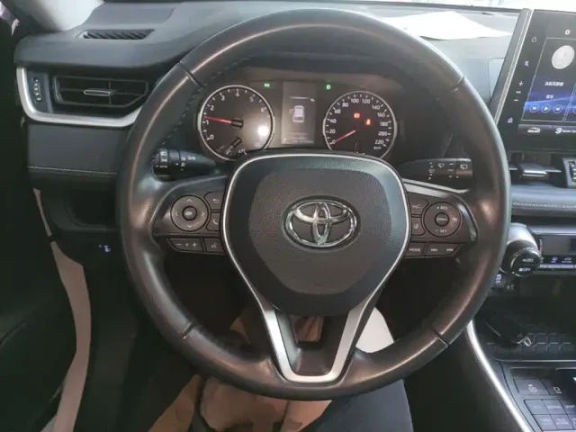 Toyota Wildlander — Фото автомобиля 10