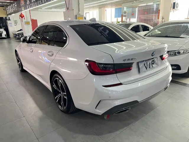 BMW 3 Series — Фото автомобиля 4