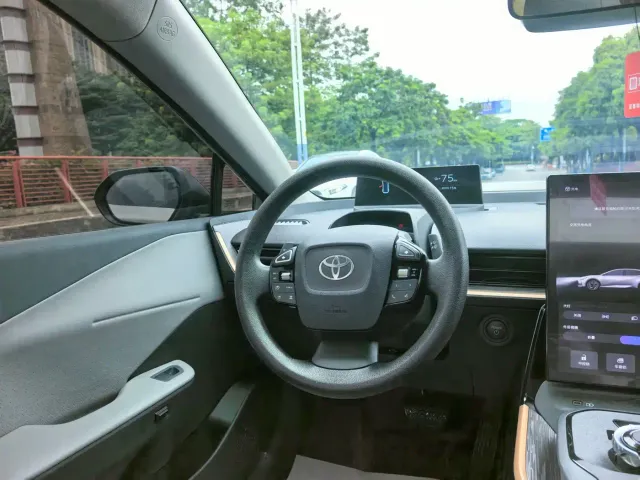 Toyota bZ3 — Фото автомобиля 7