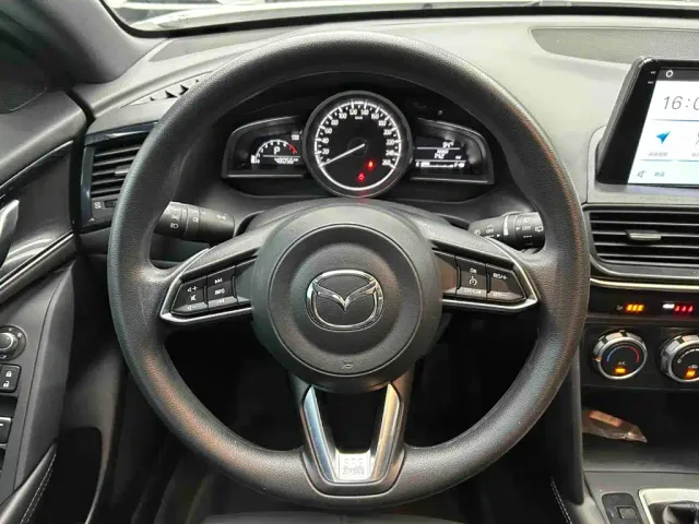 Mazda CX-4 — Фото автомобиля 9