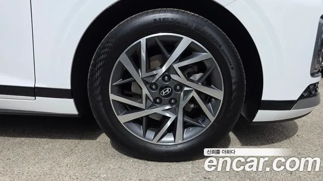 Hyundai Grandeur Grandeur (GN7) 2.5 Бензин 2WD — Фото автомобиля 19