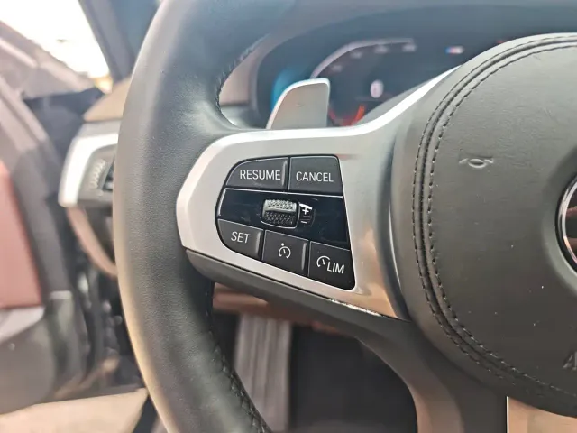 BMW 5 Series — Фото автомобиля 11