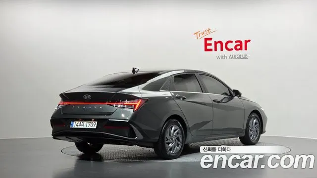 Фотография автомобиля — Hyundai Avante CN7