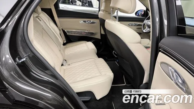 Genesis GV70 2.5T Бензин AWD — Фото автомобиля 12