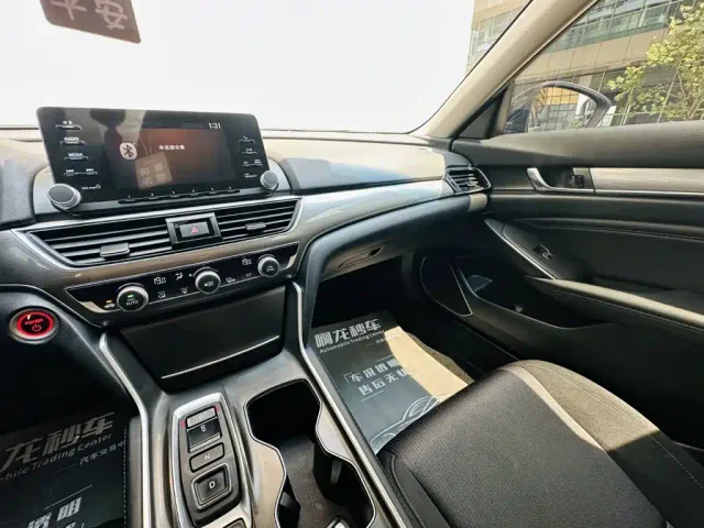 Honda Accord — Фото автомобиля 14