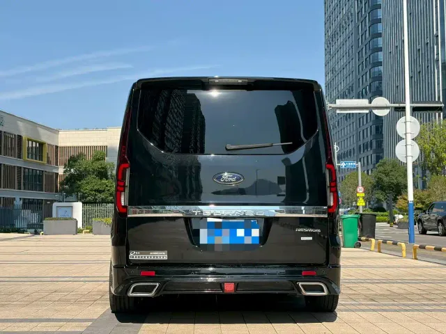 Ford Tourneo 2023 Model 2.0T Auto Premium Edition — Фото автомобиля 6