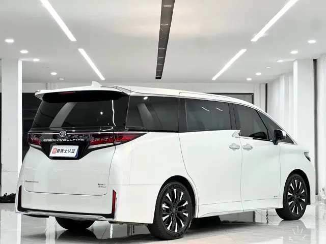 Toyota Vellfire — Фото автомобиля 10