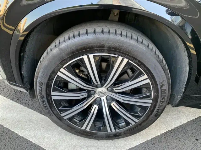 Volvo XC90 — Фото автомобиля 21